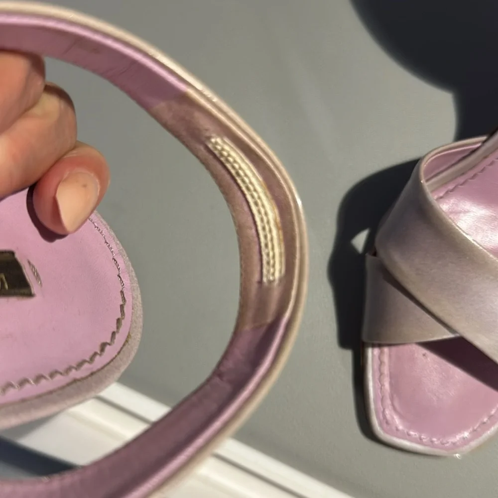 Louis Vuitton strapy heels. Lilac patent leather. size 38 1/2. - Picture 7 of 7